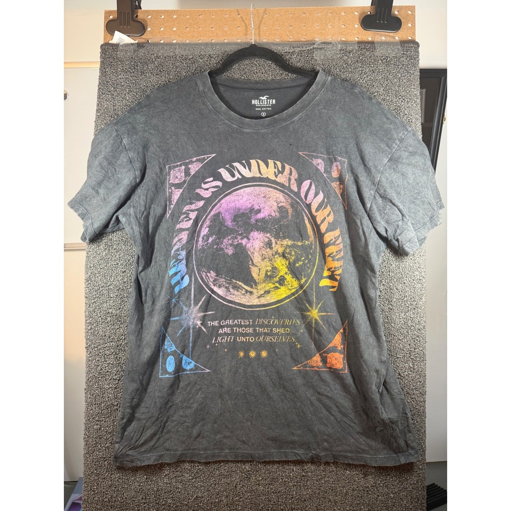 Hollister Graphic T-Shirt Mens Small Gray Heaven Is Under Our Feet Acid Wash Tee